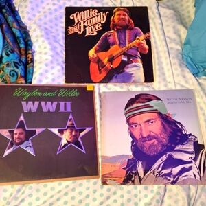Lot of 3 Willie Nelson Vinyl 12" Albums from late 70s  & 80s